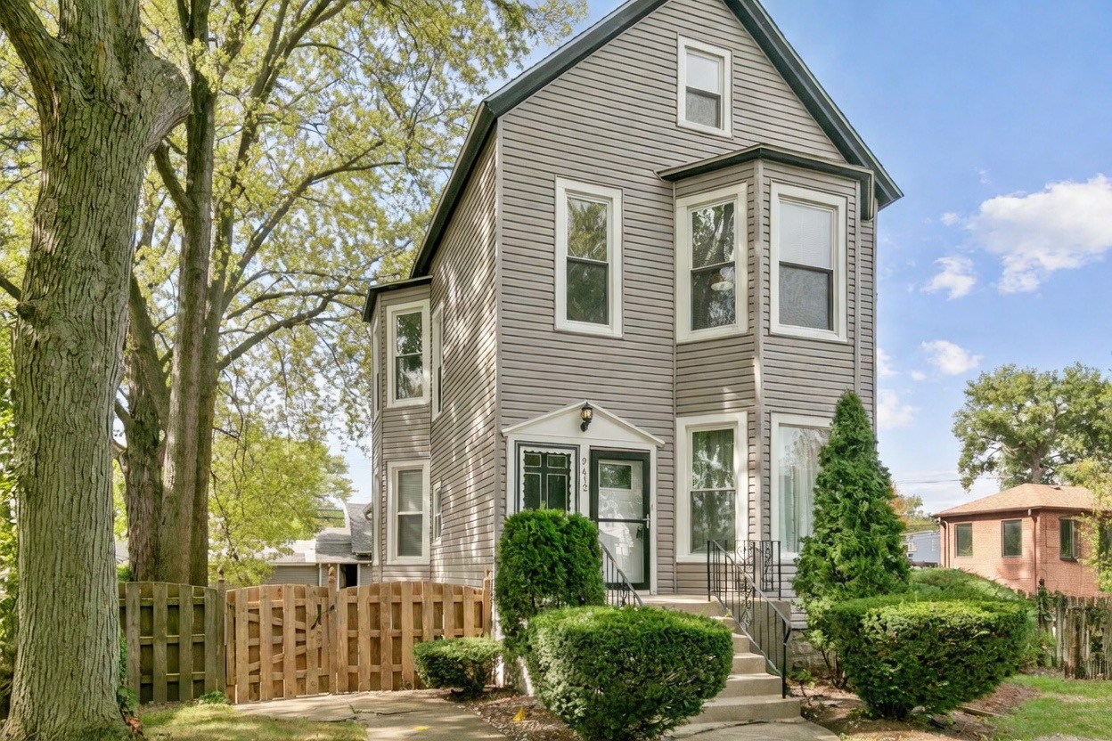 Photo of 9412 S Homan Avenue, Evergreen Park, IL 60805