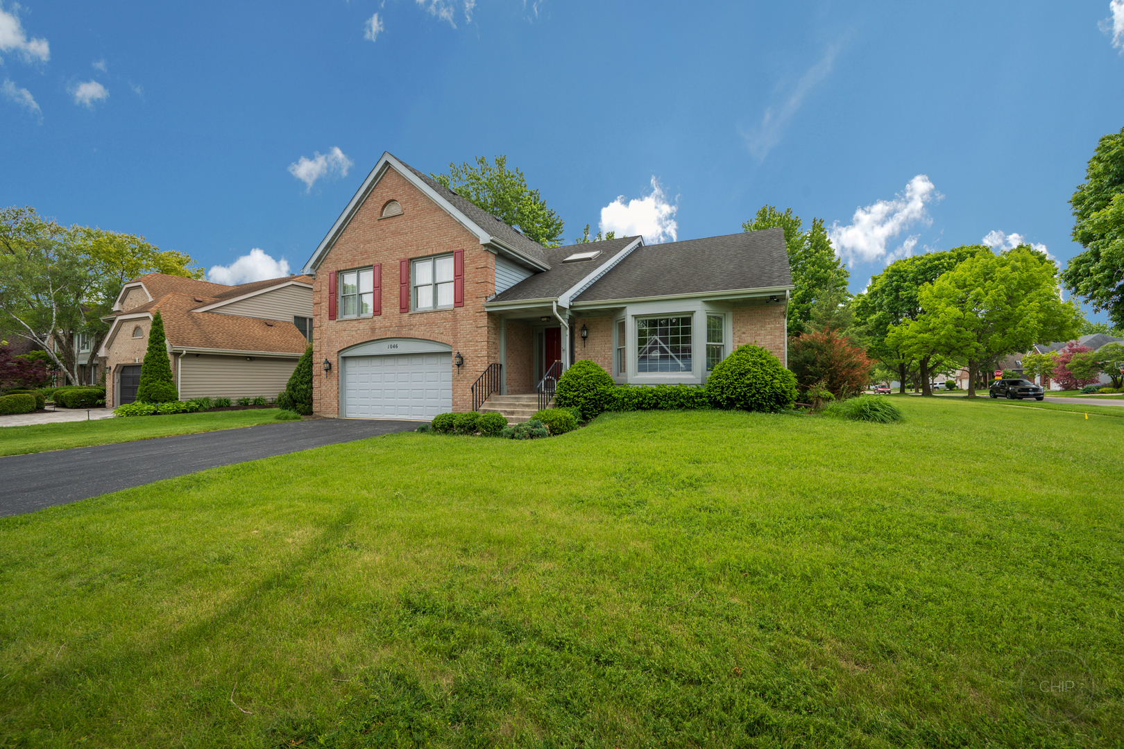 Photo of 1046 E Amberwood Circle, Naperville, IL 60563