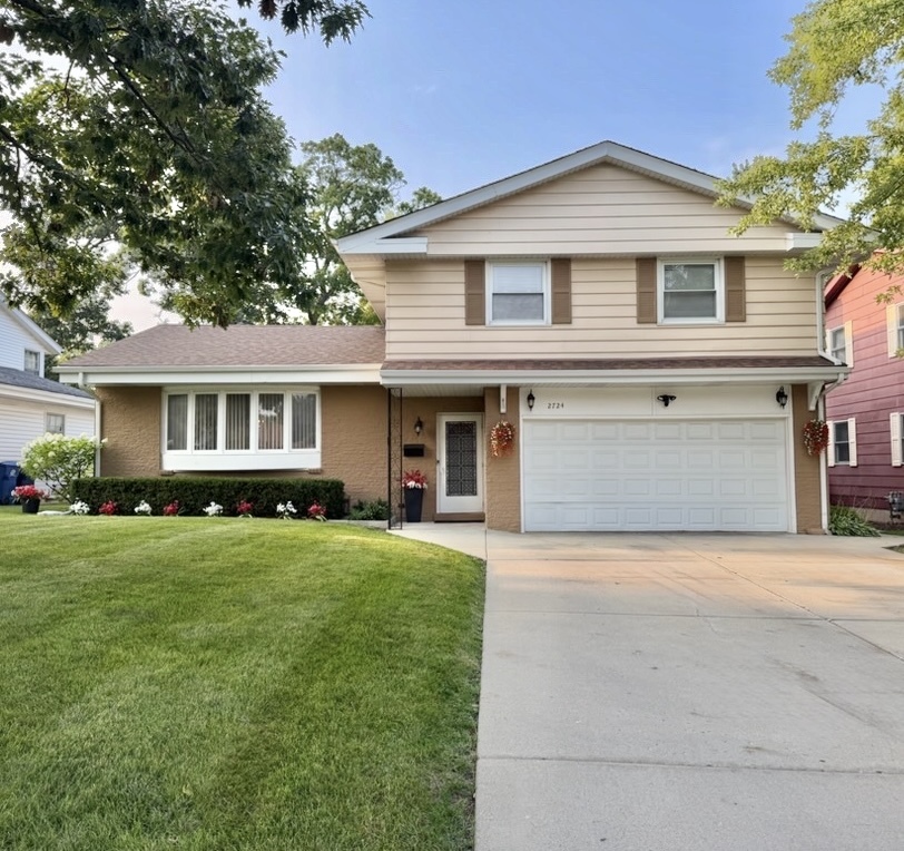 Photo of 2724 Hyde Park Avenue, Waukegan, IL 60085