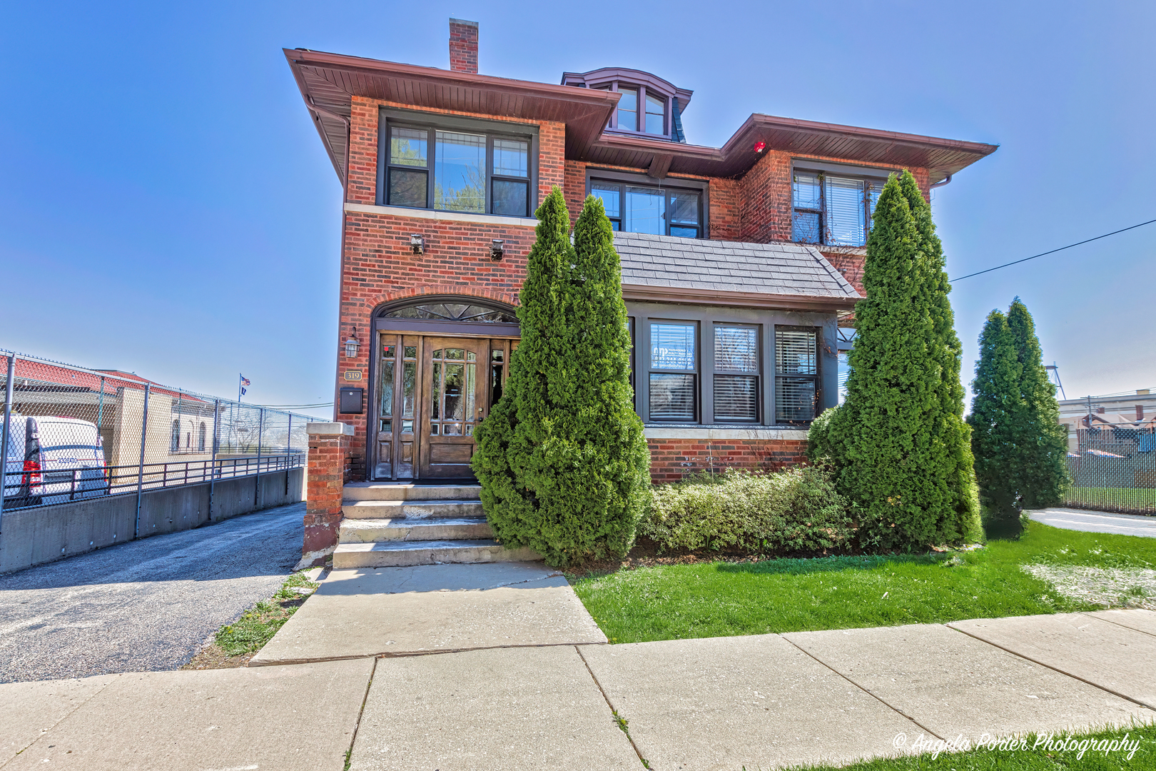 Photo of 319 N County Street, Waukegan, IL 60085