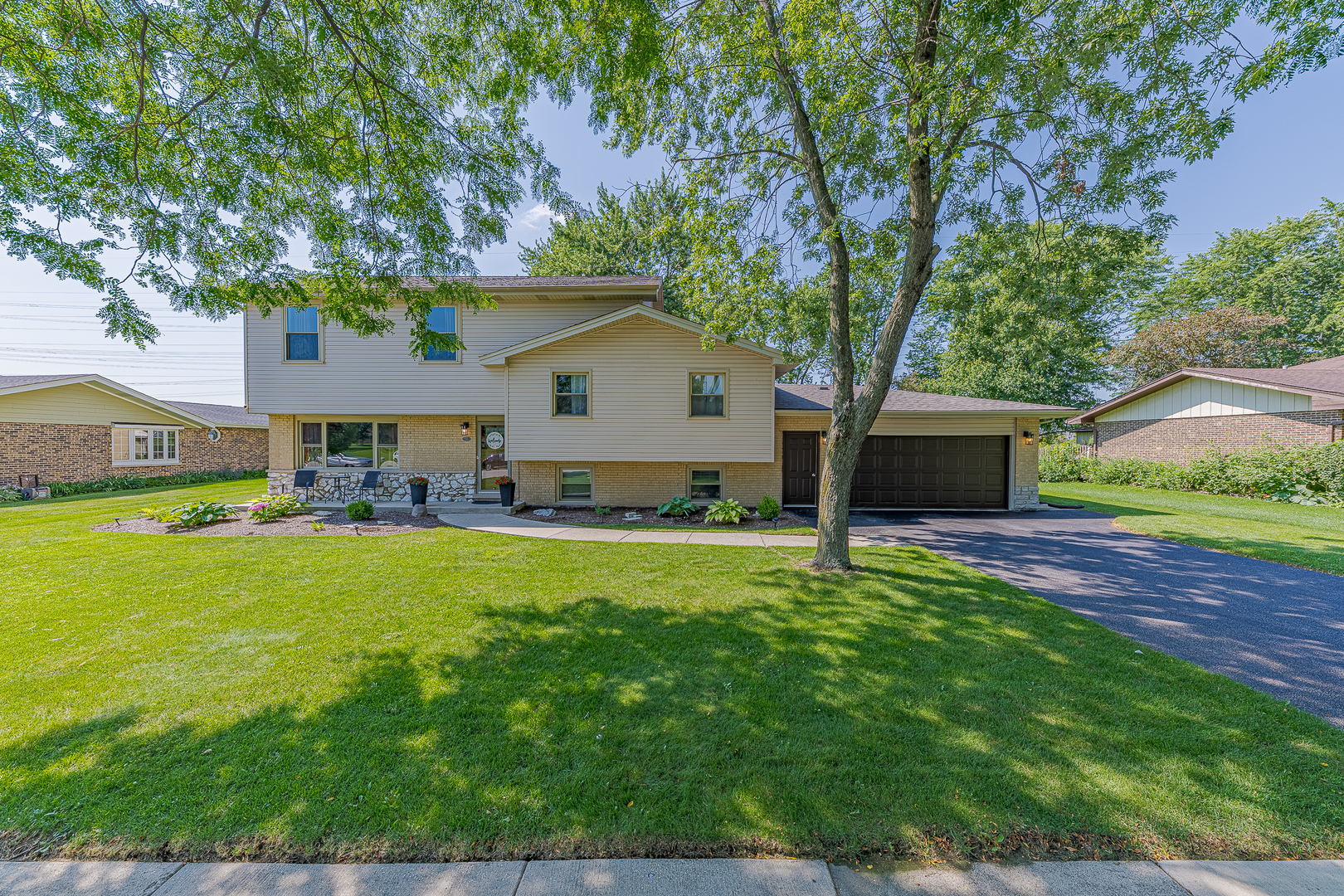 Photo of 220 Pfaff Drive, Frankfort, IL 60423
