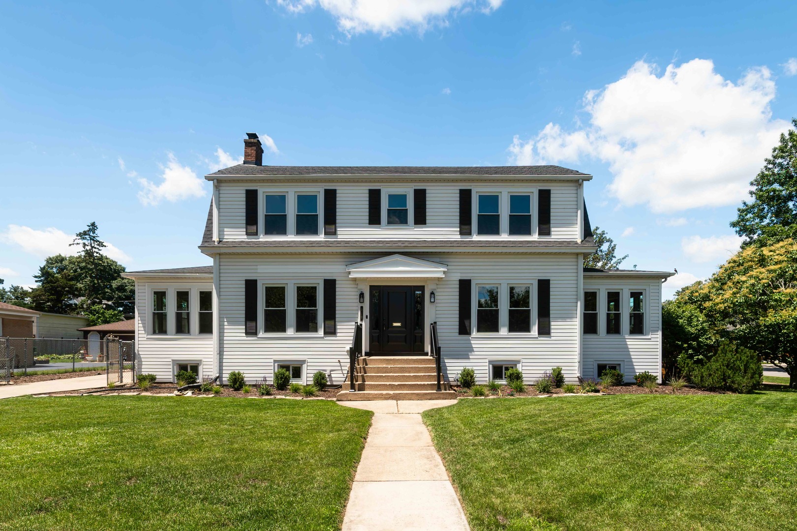 Photo of 210 S Grace Street, Lombard, IL 60148