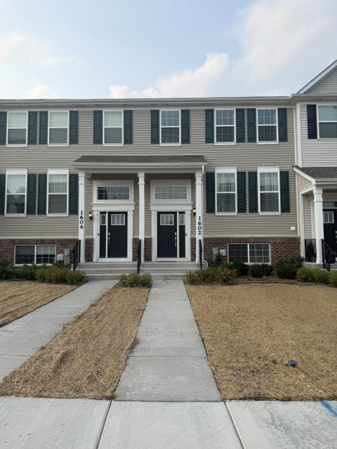 Photo of 1602 Neubauer Circle, Lindenhurst, IL 60046
