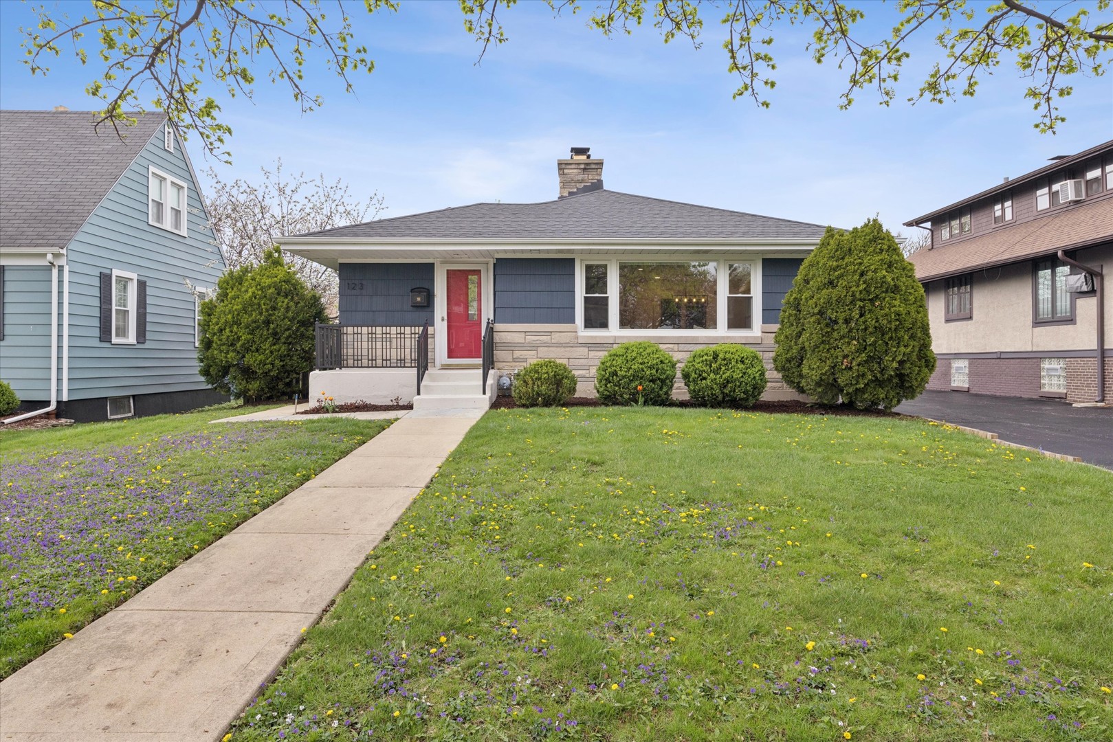 Photo of 123 E Columbia Avenue, Elmhurst, IL 60126