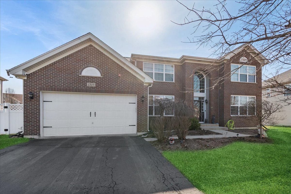 Photo of 1715 White Oak Lane, Hoffman Estates, IL 60192