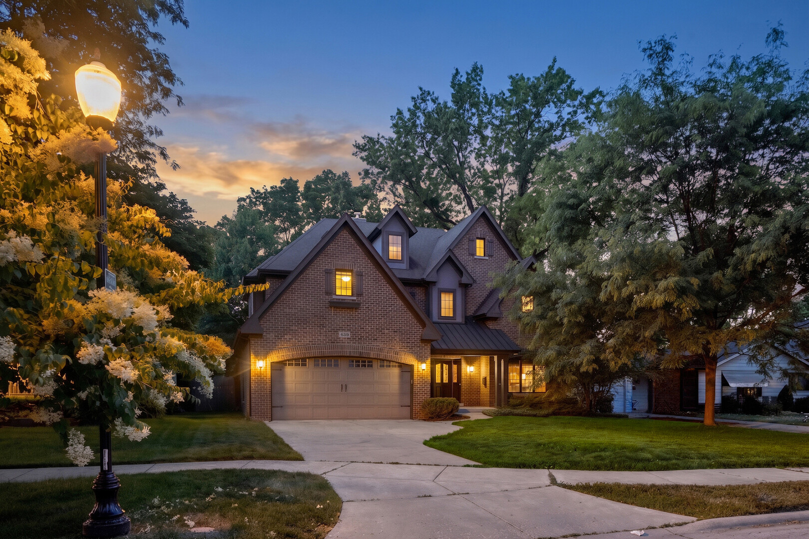 Photo of 639 N Wright Street, Naperville, IL 60563