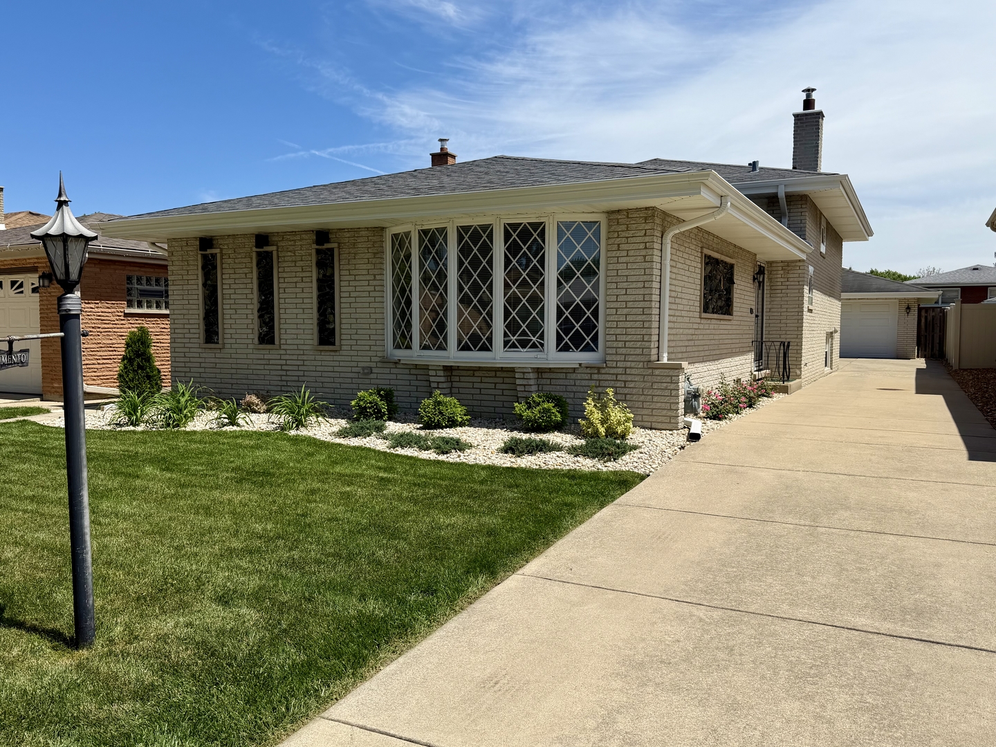 Photo of 8927 S Sacramento Avenue, Evergreen Park, IL 60805