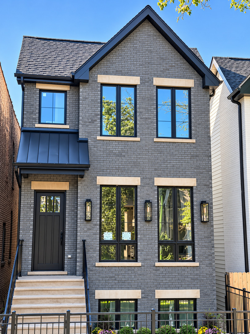 Photo of 2712 N Magnolia Avenue, Chicago, IL 60614