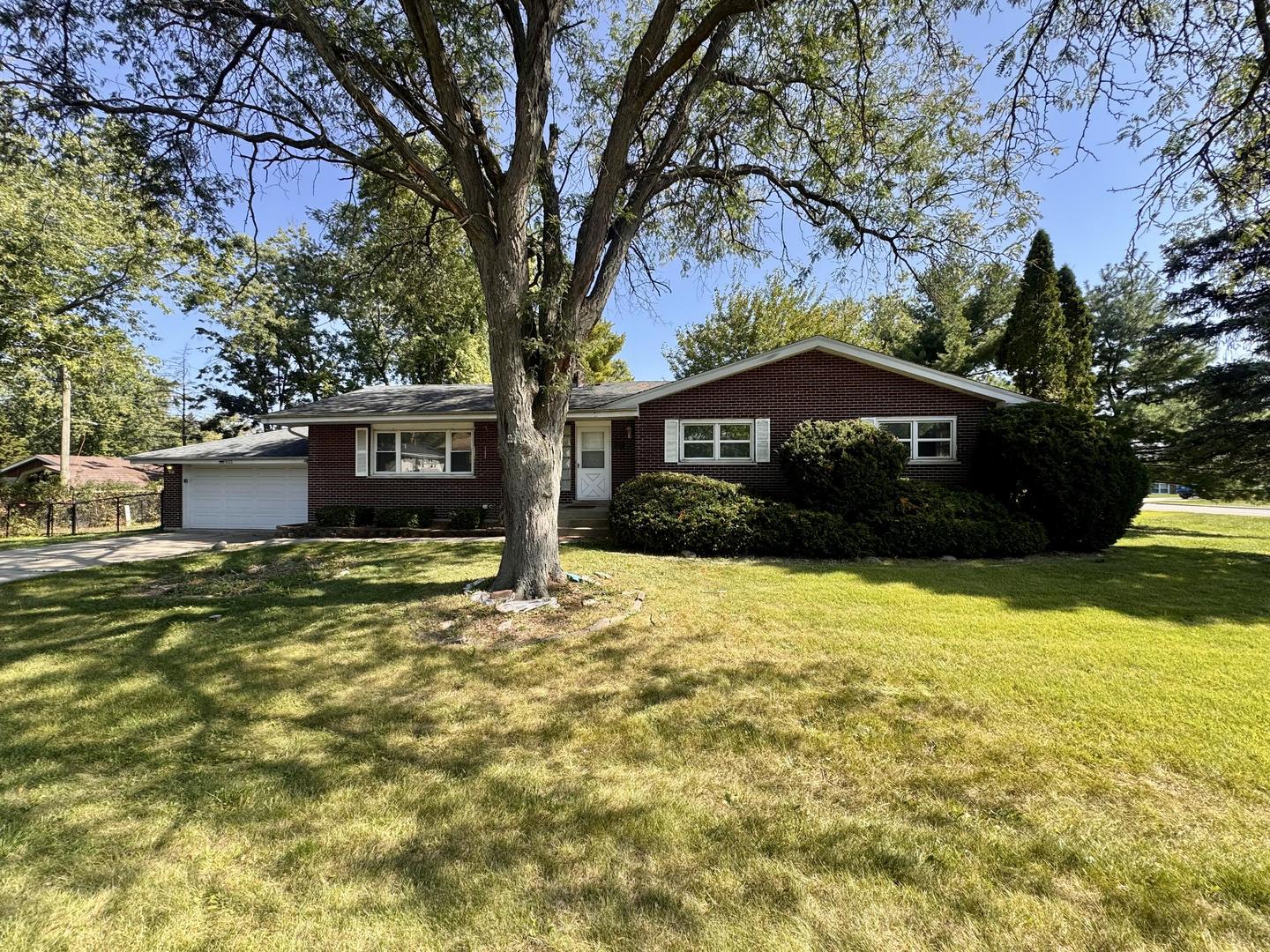 Photo of 425 Cottonwood Road, Frankfort, IL 60423