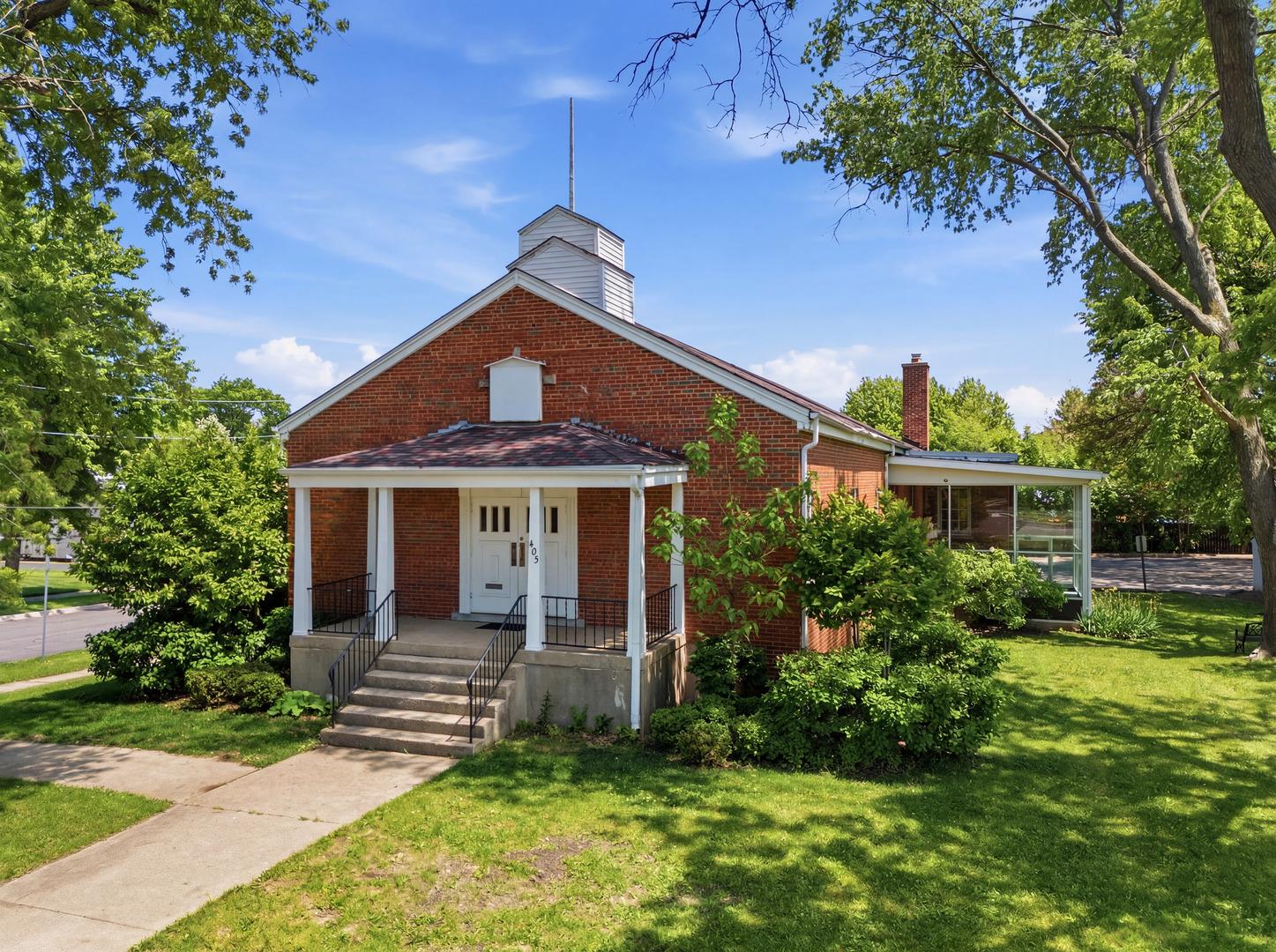 Photo of 405 S Westmore-Meyers Avenue, Lombard, IL 60148