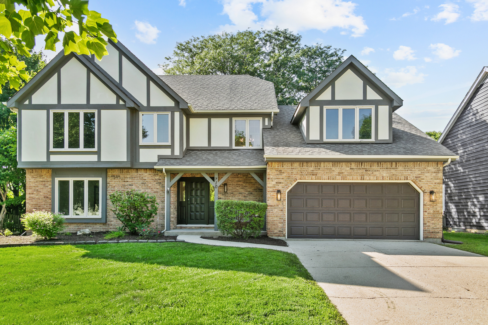 Photo of 710 Alexandria Drive, Naperville, IL 60565