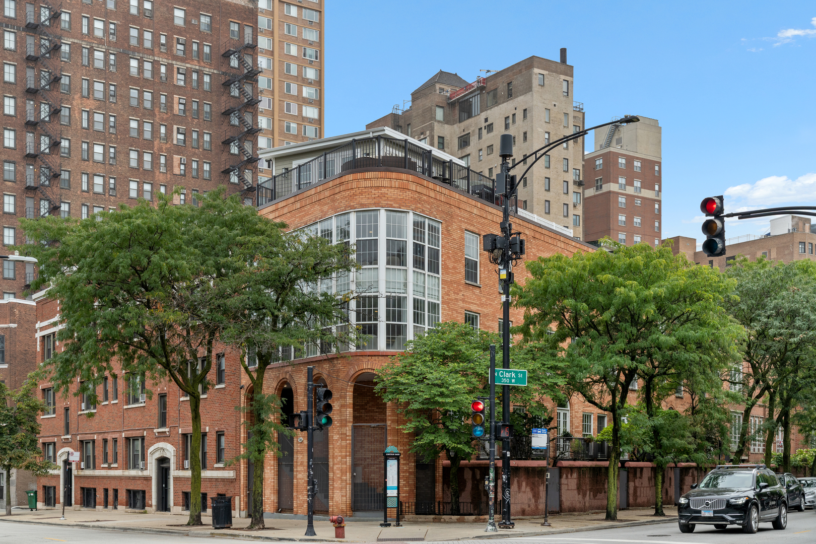 Photo of 339 W Webster Avenue, Chicago, IL 60614