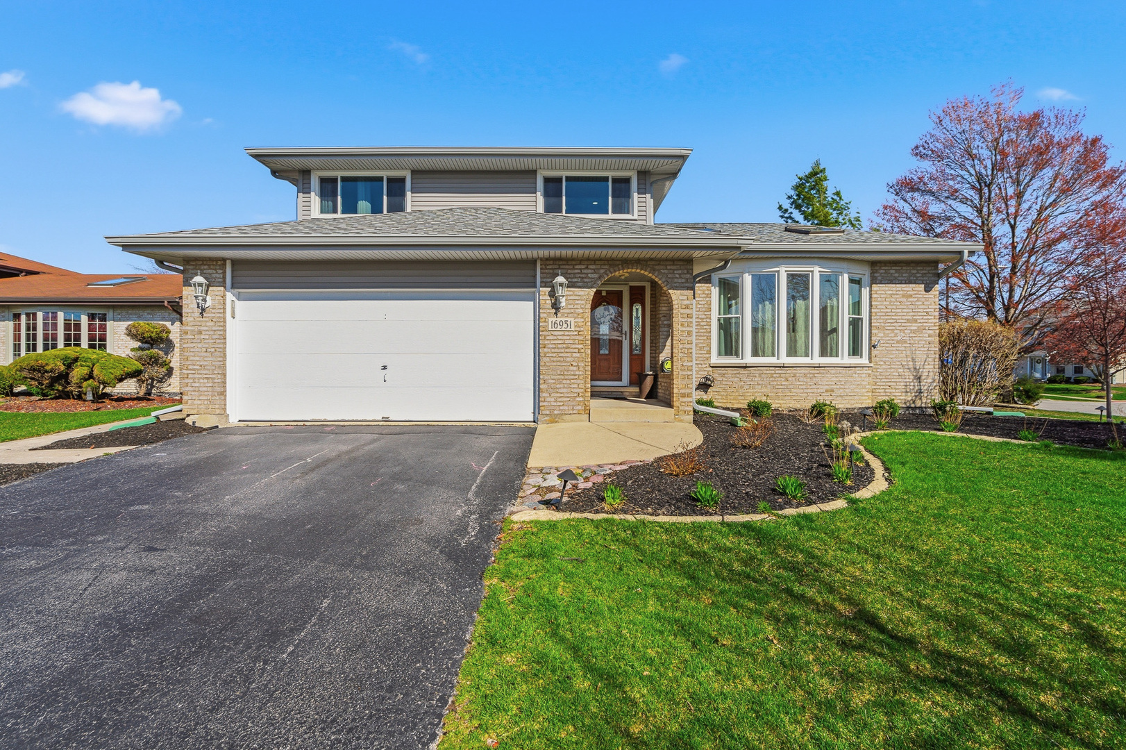 Photo of 16951 Shannon Drive, Tinley Park, IL 60477