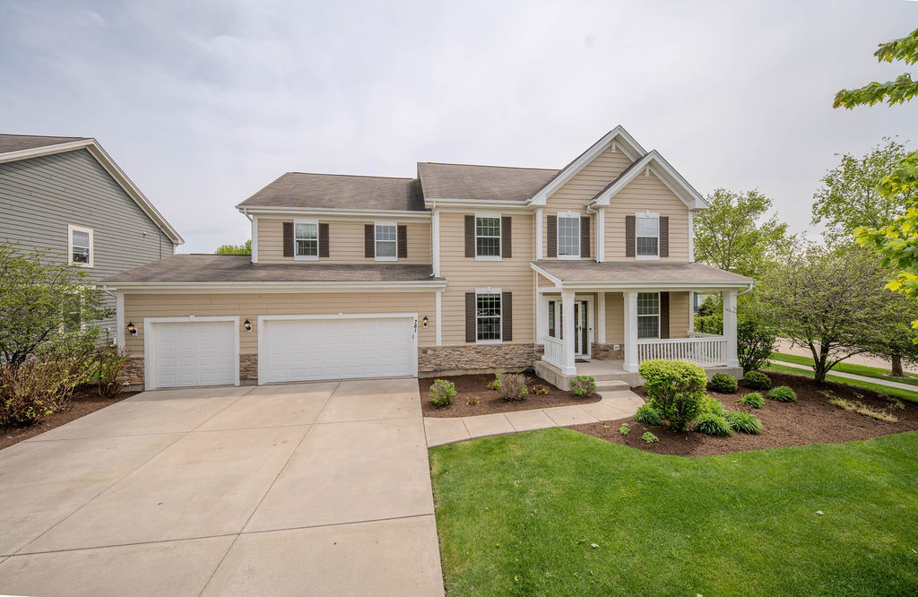 Photo of 781 Richwood Avenue, Elgin, IL 60124