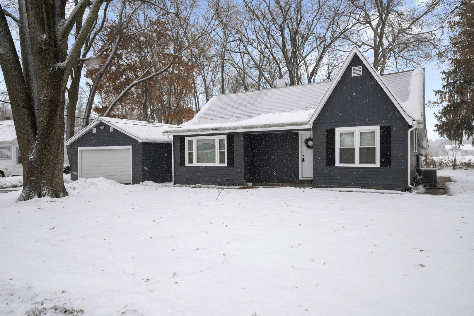 Photo of 26347 W Shannon Avenue, Antioch, IL 60002