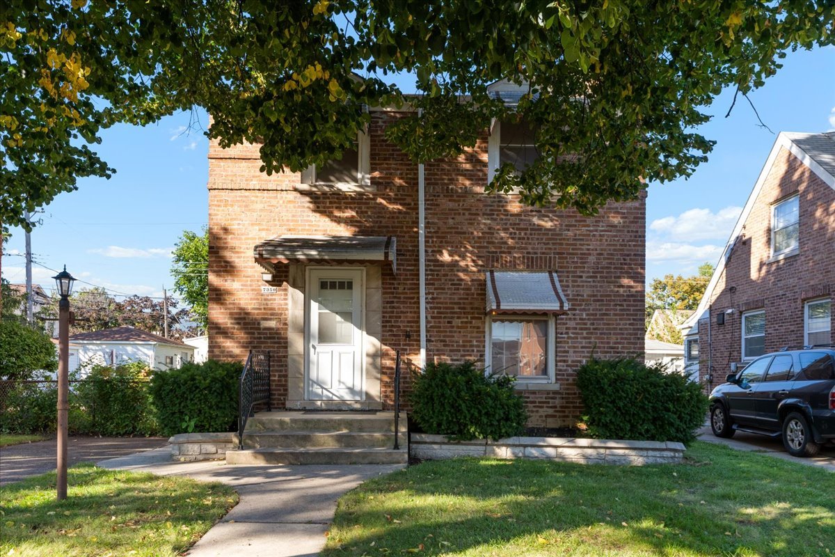 Photo of 7350 W Summerdale Avenue, Chicago, IL 60656