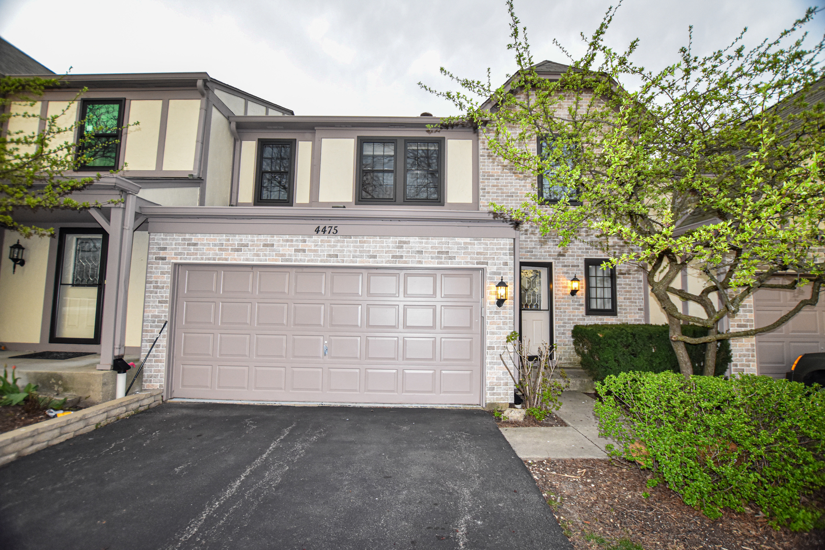 Photo of 4475 Olmstead Drive, Hoffman Estates, IL 60192