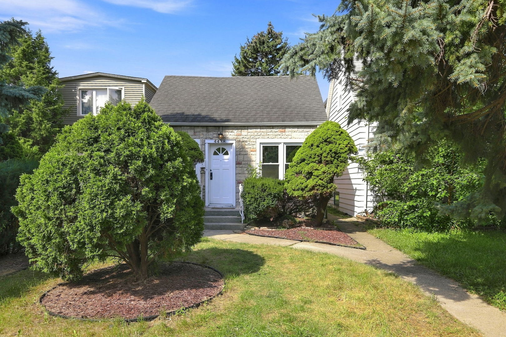 Photo of 4438 N Narragansett Avenue, Harwood Heights, IL 60706