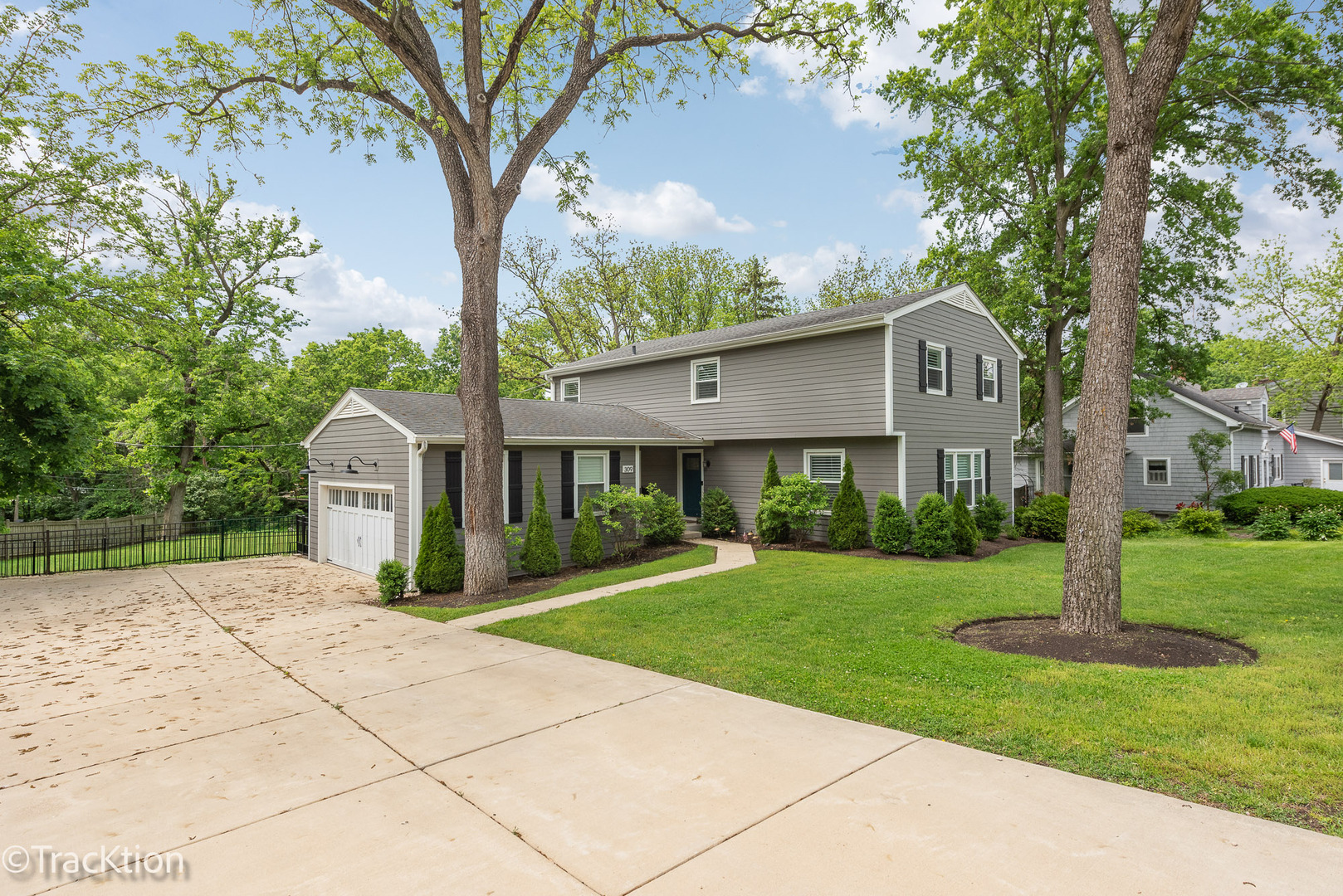 Photo of 309 White Oak Drive, Naperville, IL 60540