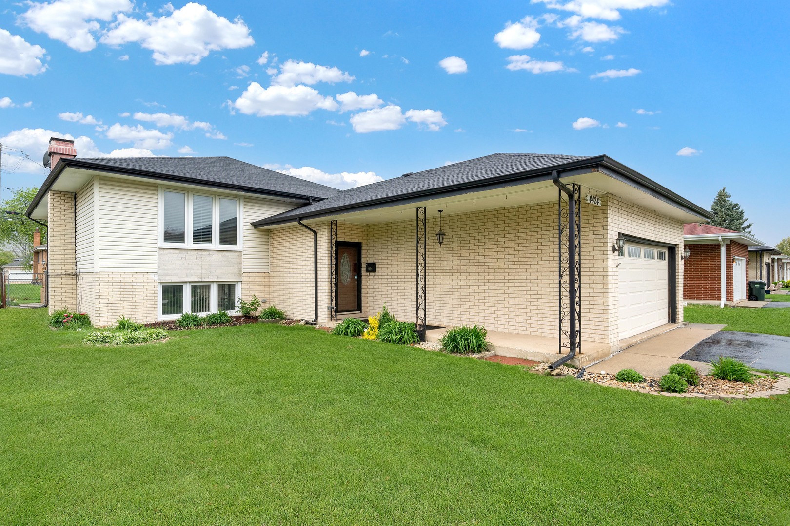 Photo of 4424 Maple Avenue, Brookfield, IL 60513