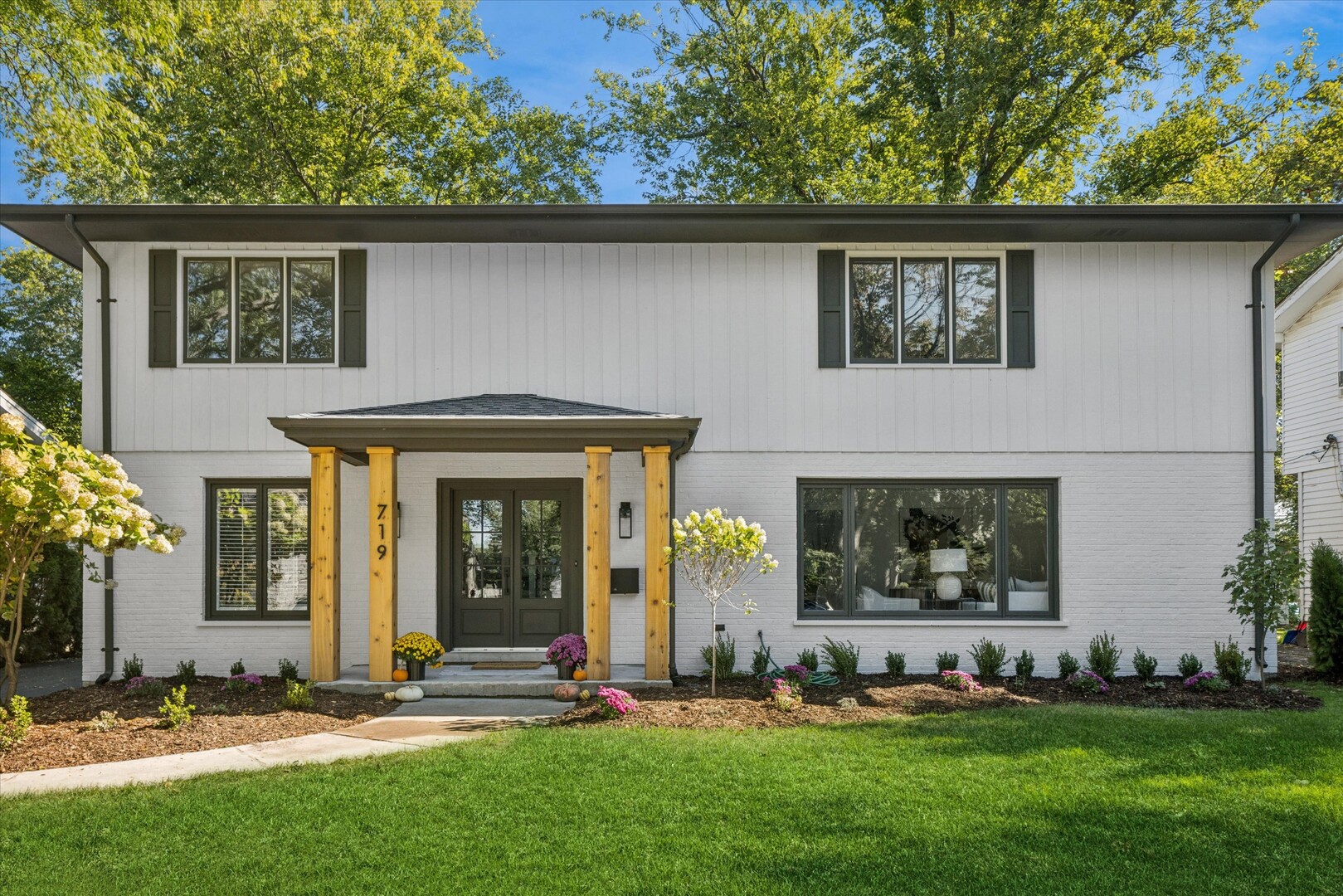 Photo of 719 N Elm Street, Hinsdale, IL 60521