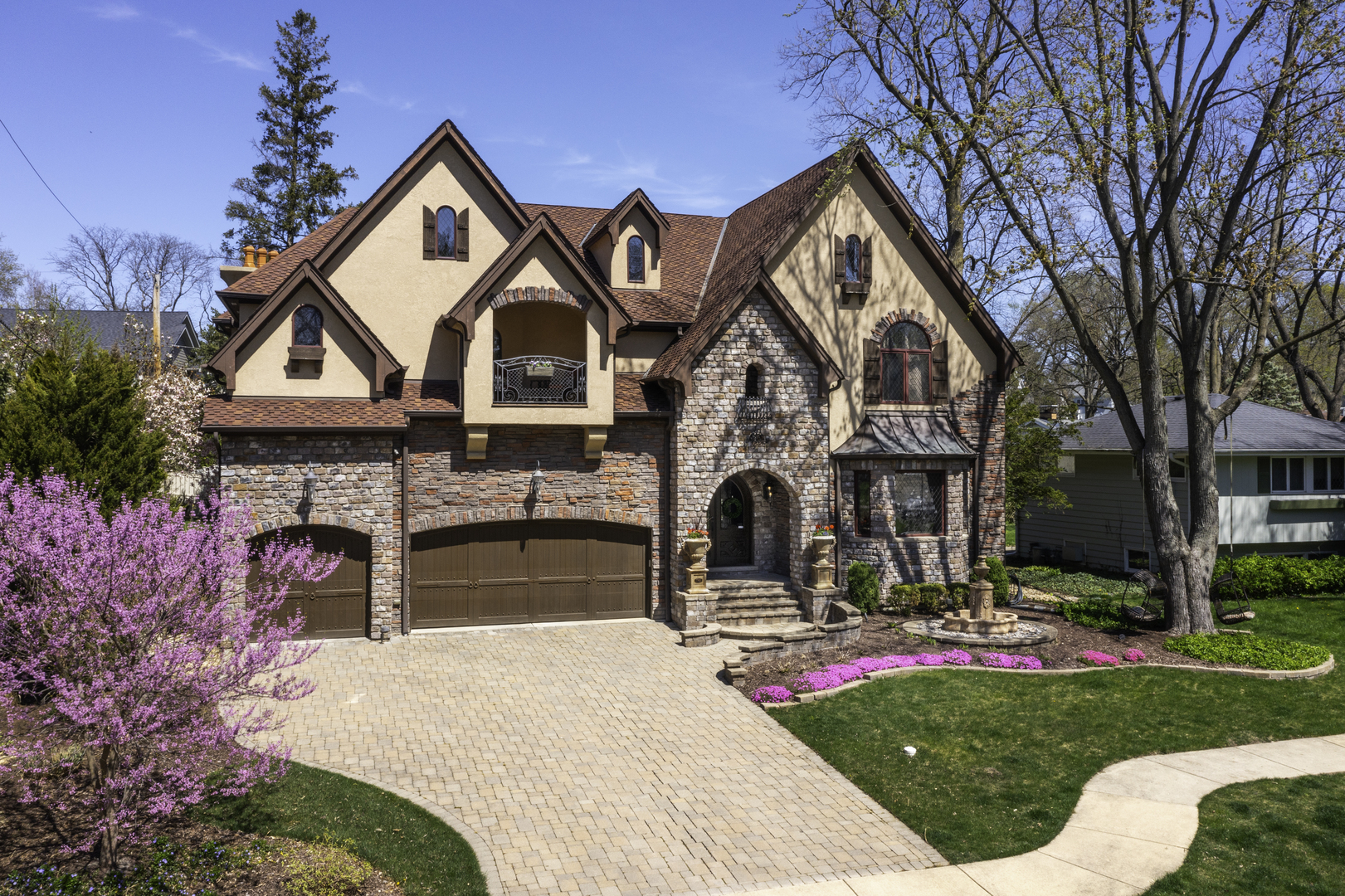 Photo of 720 Willow Road, Naperville, IL 60540