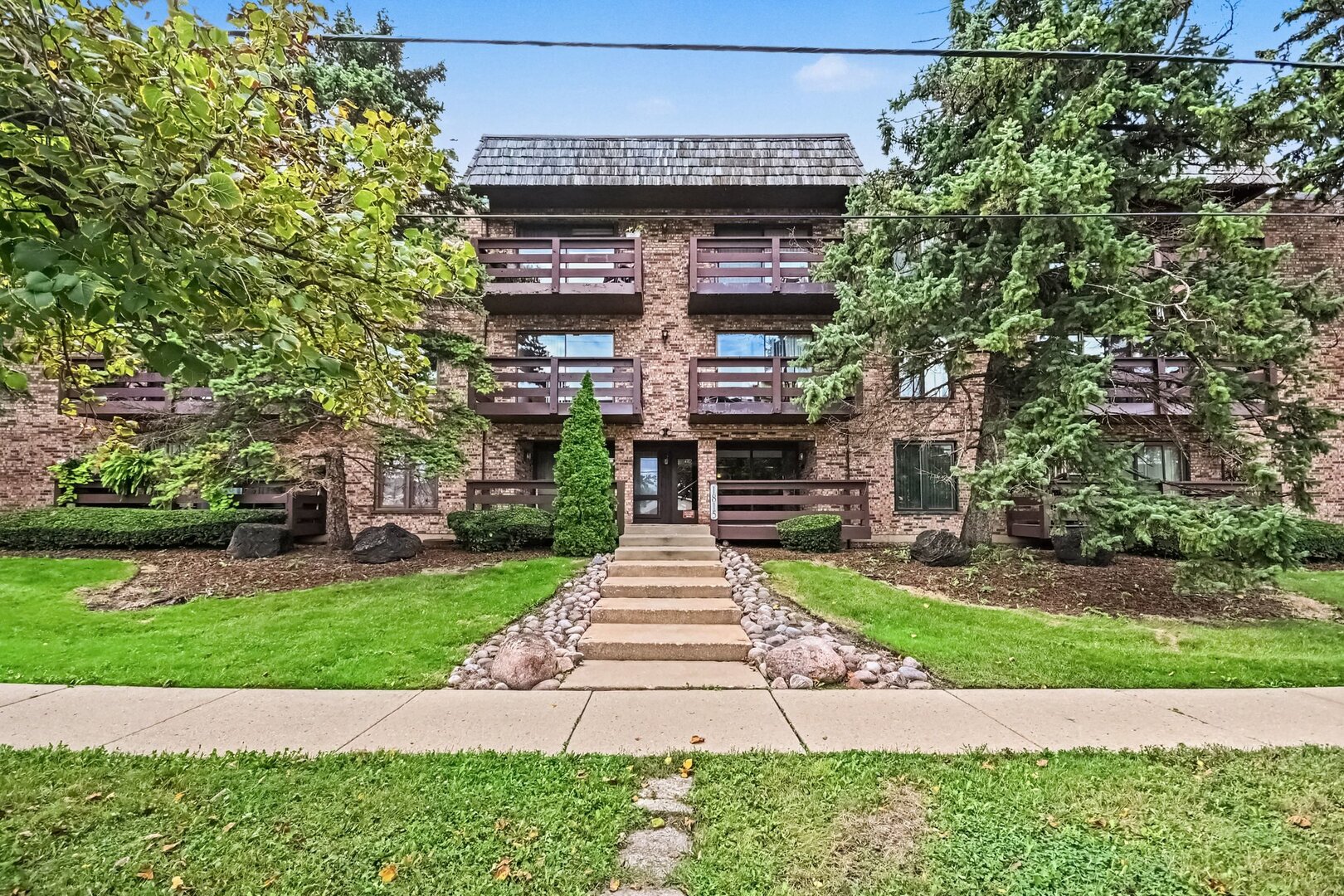 Photo of 1815 Oakton Street, Park Ridge, IL 60068