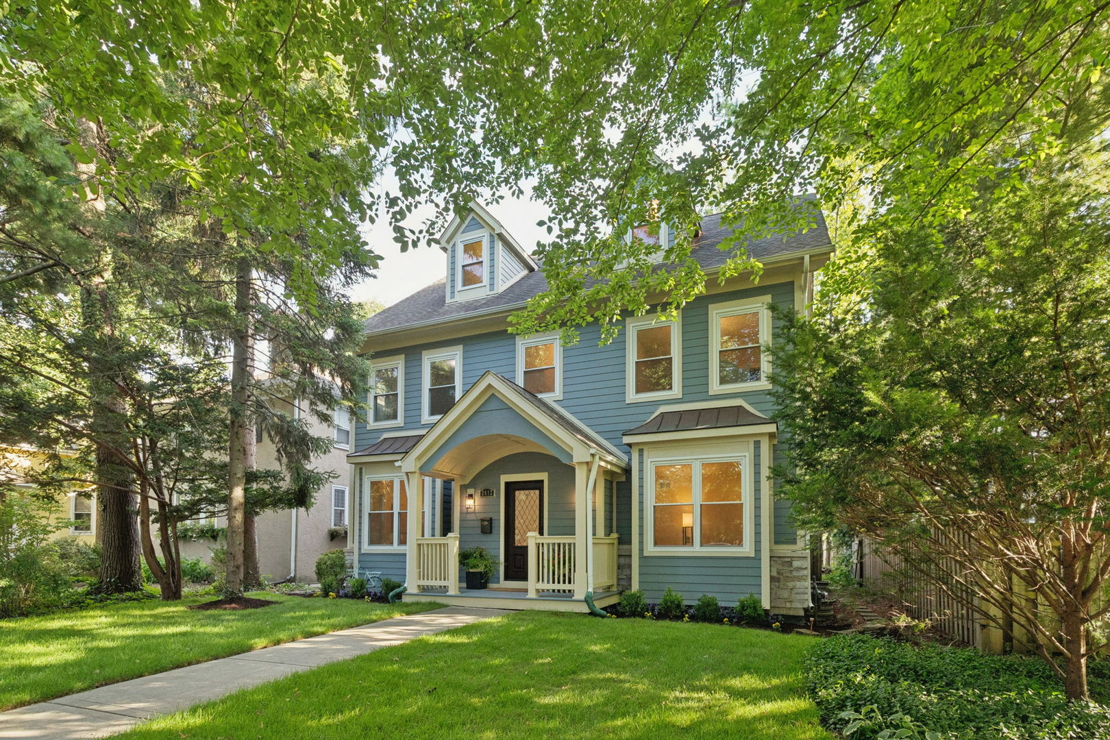 Photo of 2412 Noyes Street, Evanston, IL 60201