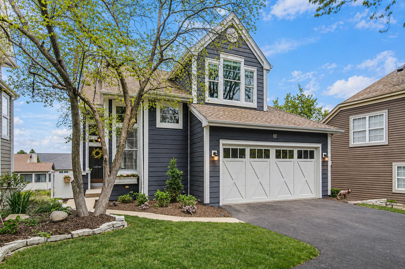 Photo of 807 Viewpointe Drive, St. Charles, IL 60174