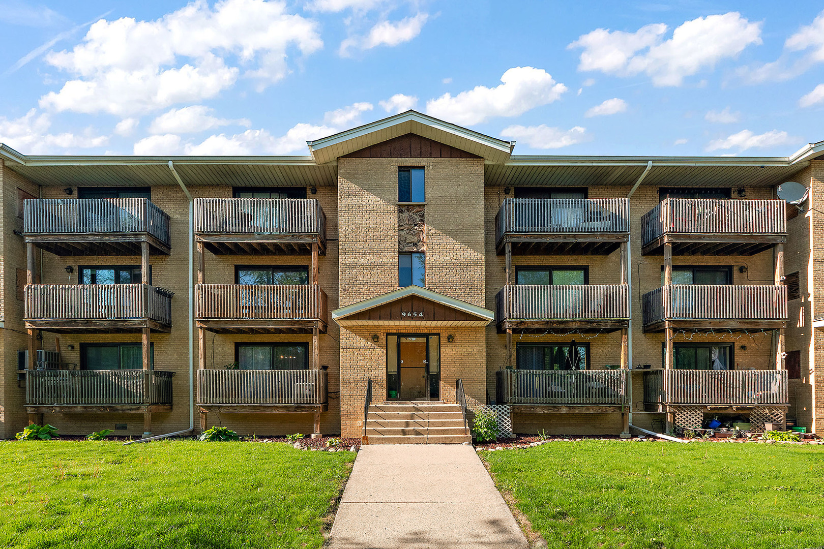 Photo of 9654 NOTTINGHAM Avenue, Chicago Ridge, IL 60415