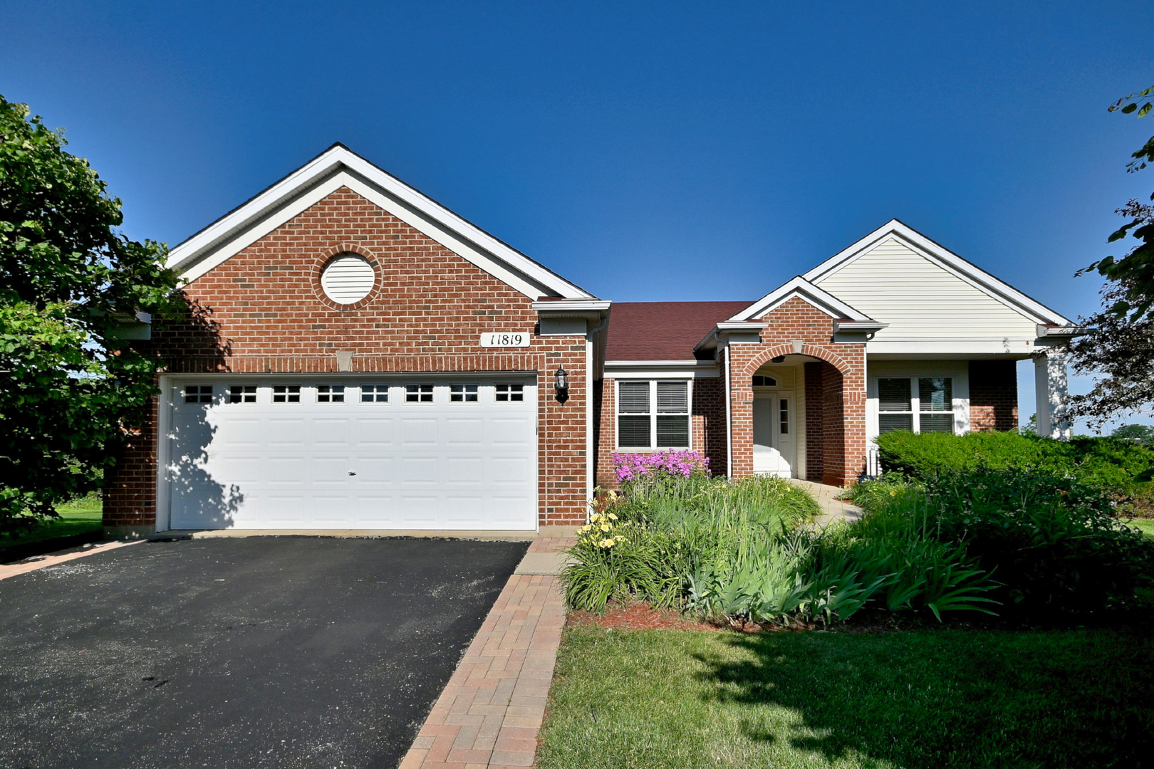 Photo of 11819 Wolf Creek Lane, Plainfield, IL 60585
