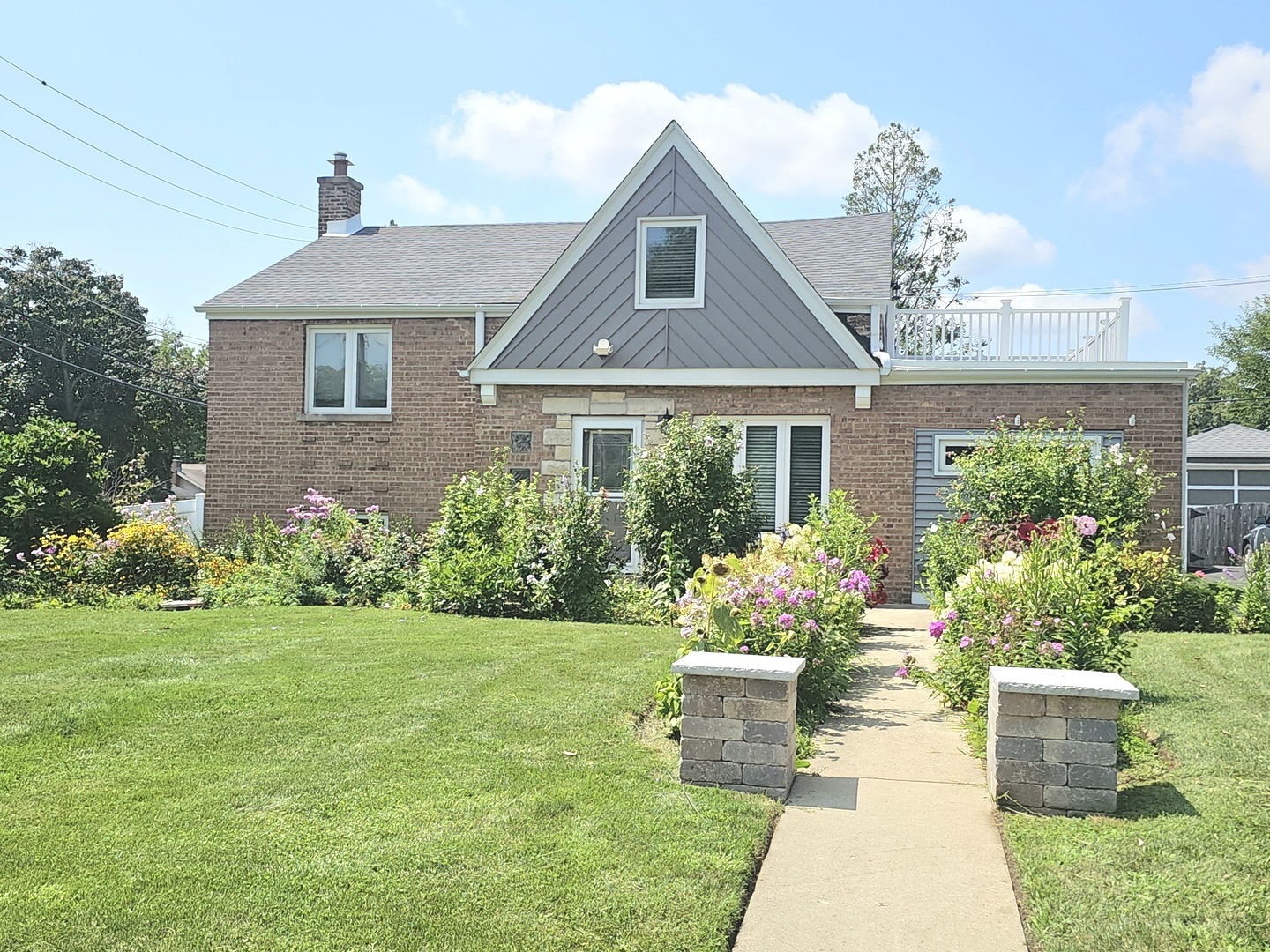 Photo of 944 S Ardmore Avenue, Villa Park, IL 60181
