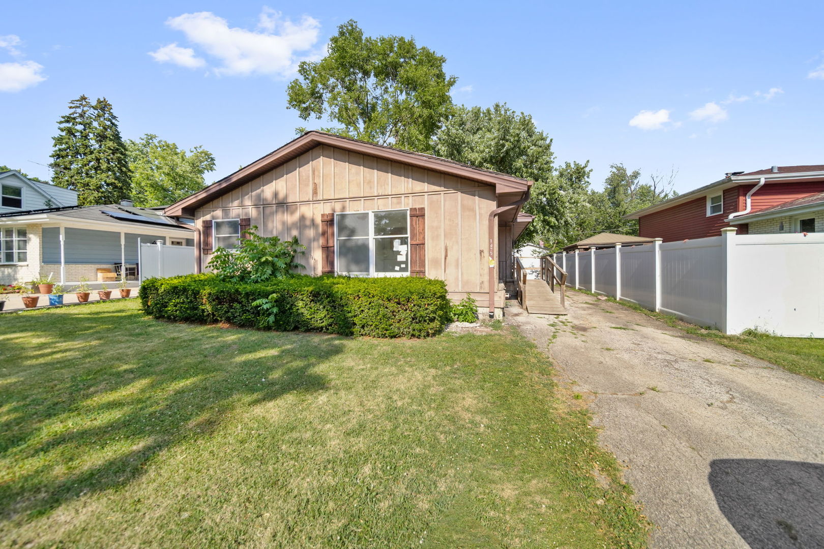 Photo of 1025 S Ardmore Avenue, Villa Park, IL 60181