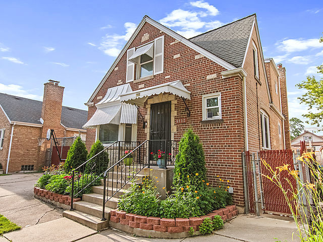Photo of 6952 W Summerdale Avenue, Chicago, IL 60656