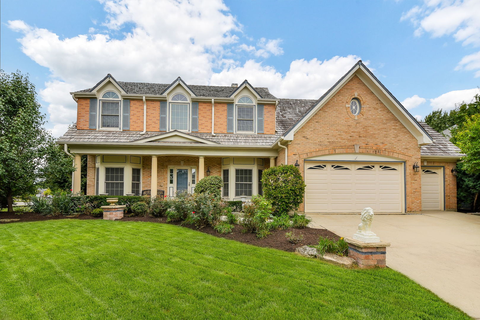 Photo of 1097 Belter Drive, Wheaton, IL 60189