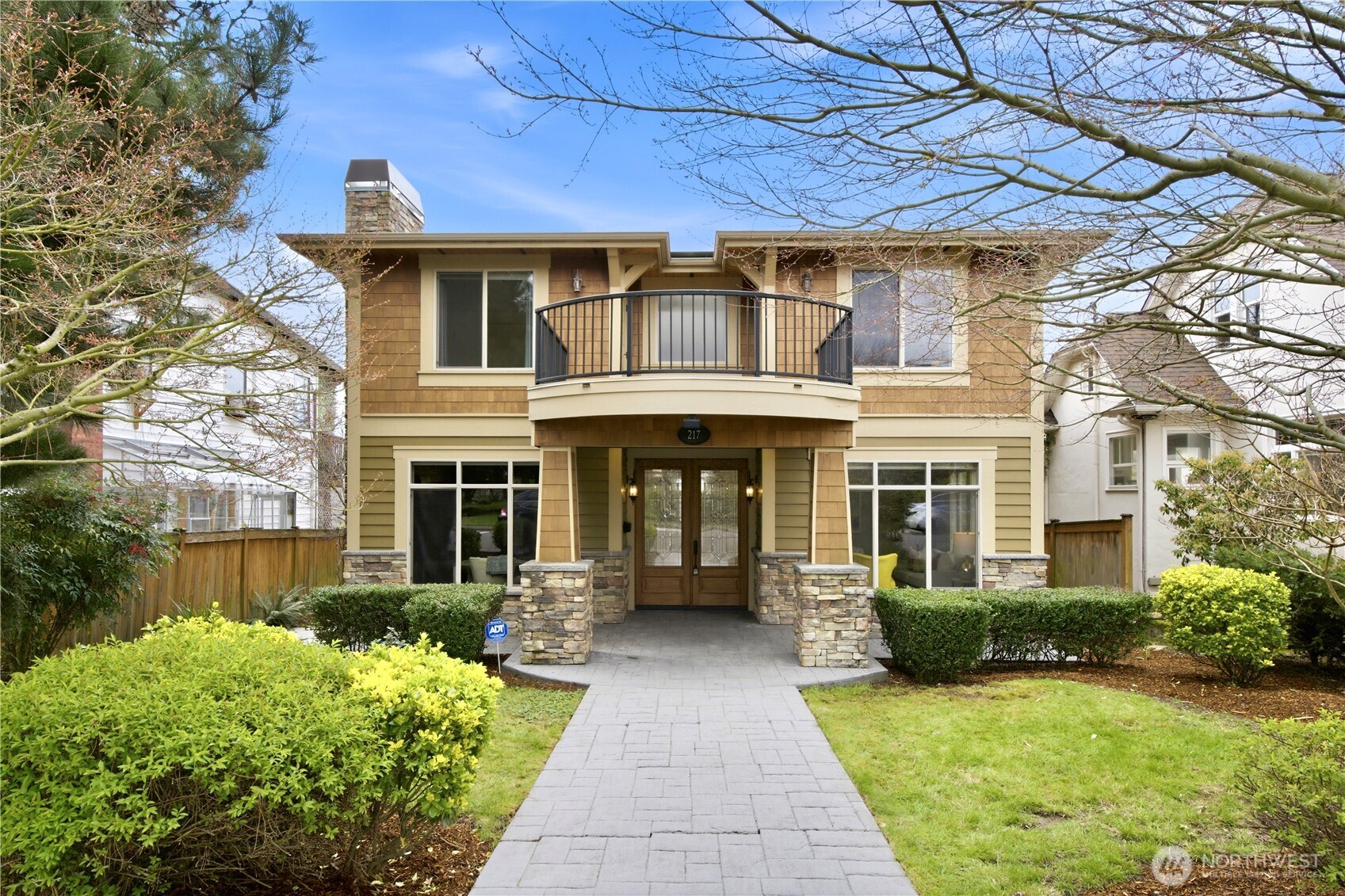 Photo of 217 7th Avenue W, Kirkland, WA 98033