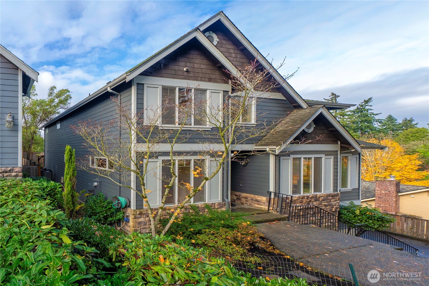 Photo of 3723 Lincoln Court NE, Renton, WA 98056