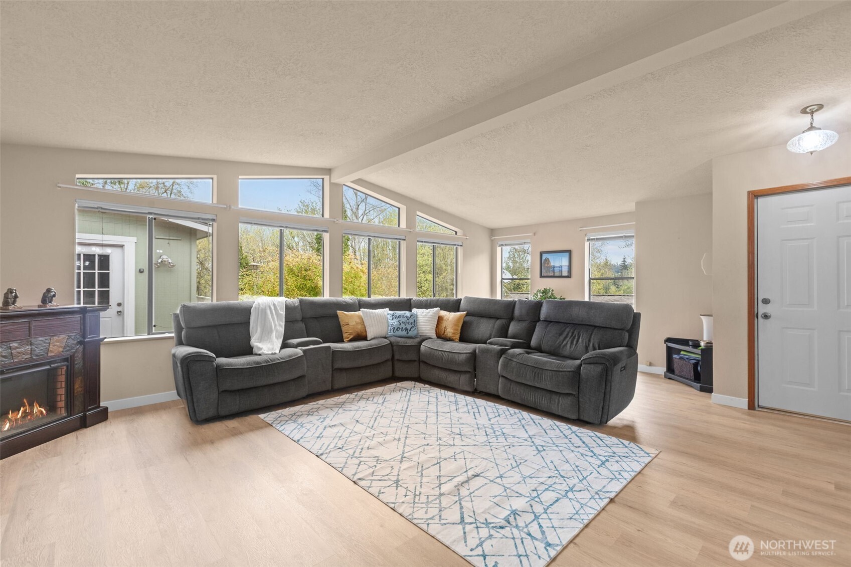 Photo of 17373 Woodcrest Drive NE, Bothell, WA 98011