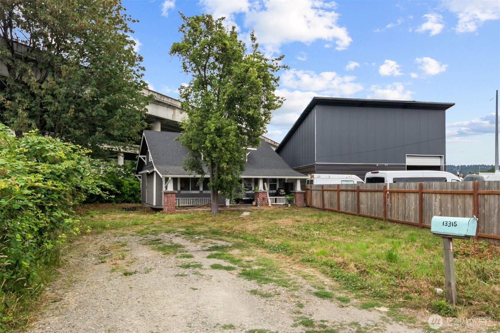 Photo of 13315 Valley Avenue E, Sumner, WA 98390