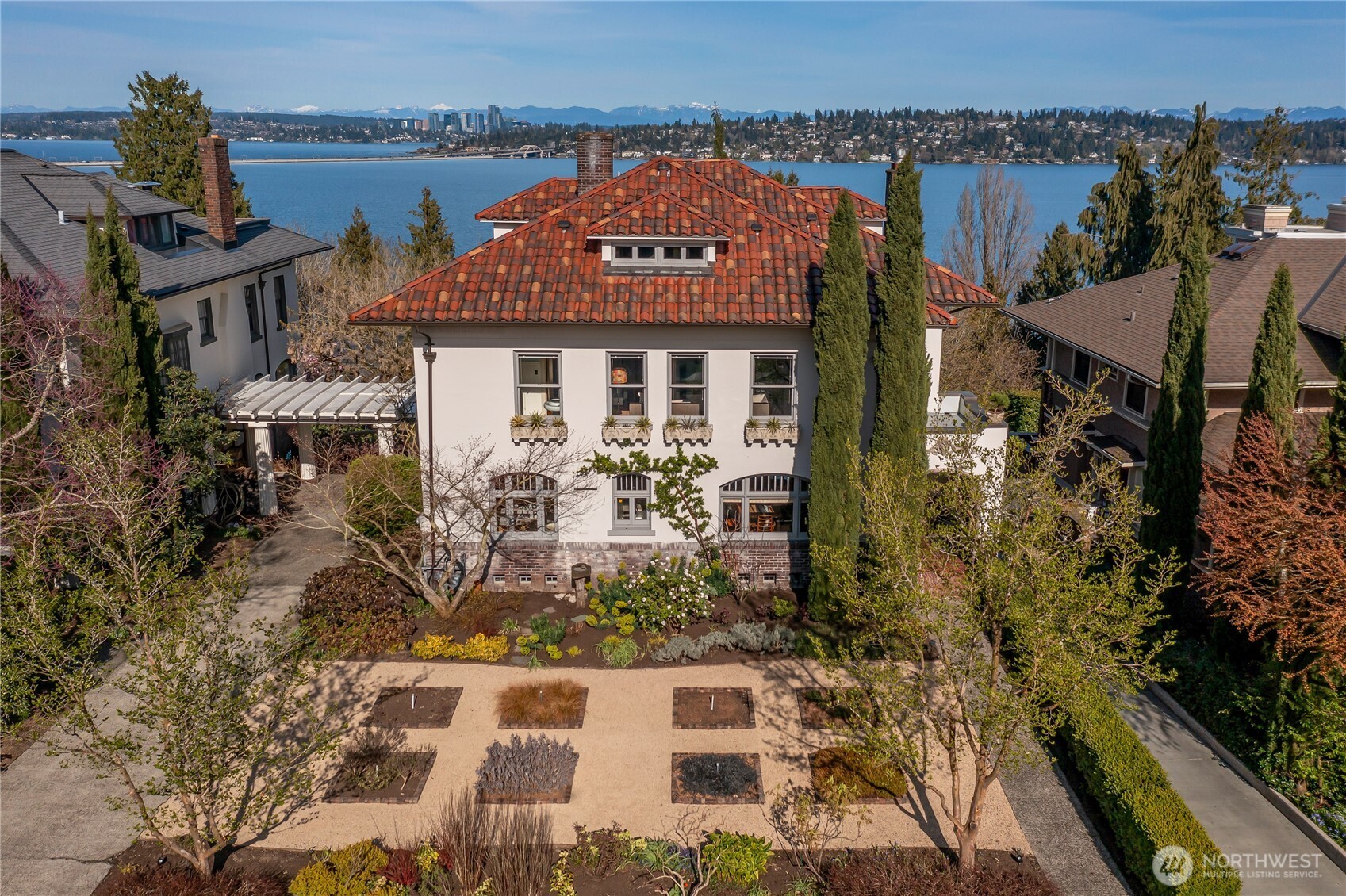 Photo of 2844 Cascadia Avenue S, Seattle, WA 98144