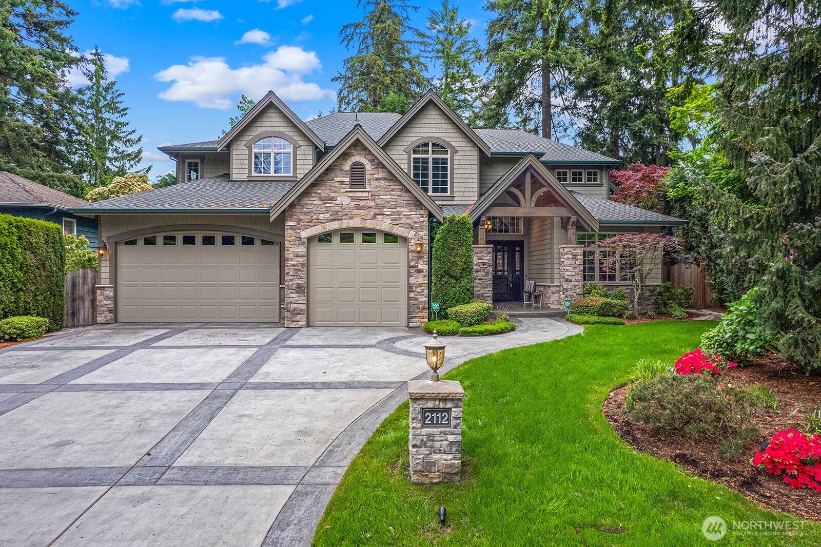 Photo of 2112 104th Place SE, Bellevue, WA 98004
