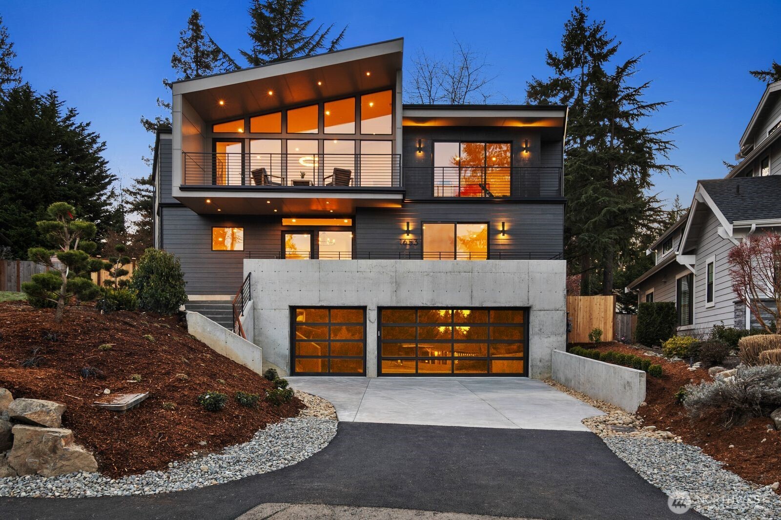 Photo of 1653 105th Avenue SE, Bellevue, WA 98004