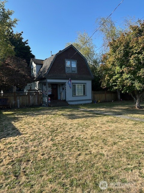 Photo of 728 5th Avenue SW, Puyallup, WA 98371