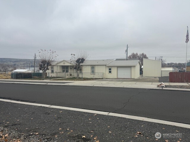 Photo of 34 N Ginko Street, Soap Lake, WA 98851