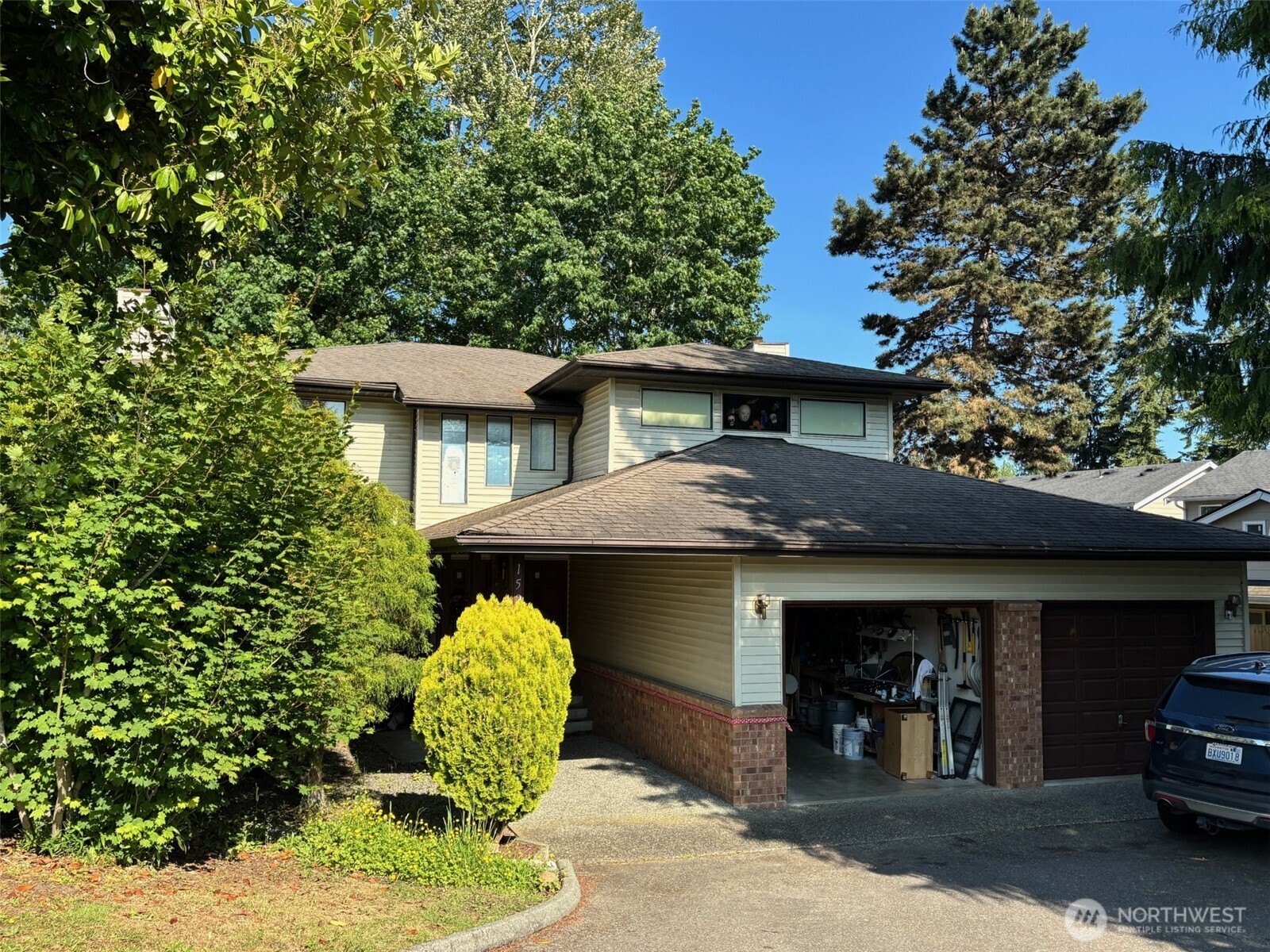 Photo of 15215 Larch Way, Lynnwood, WA 98087