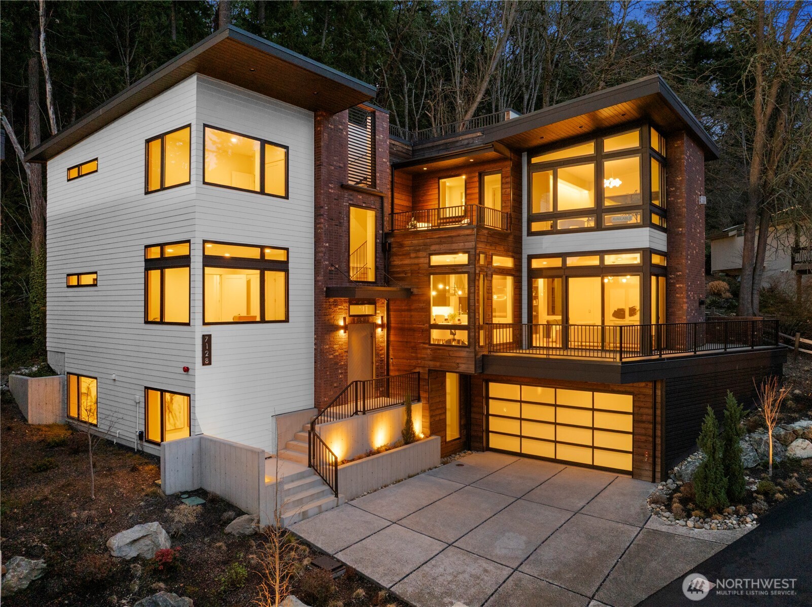 Photo of 7128 ne 119th Place, Kirkland, WA 98034