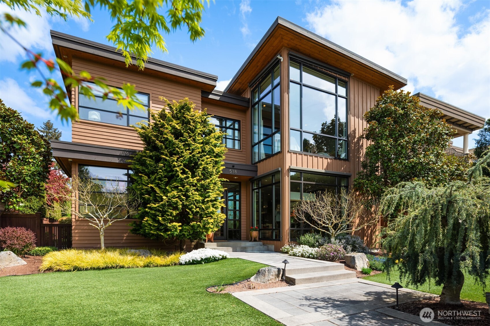 Photo of 518 14th Avenue W, Kirkland, WA 98033