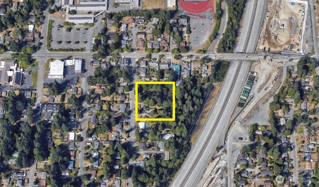 Photo of 18340 3rd Avenue NE, Shoreline, WA 98155