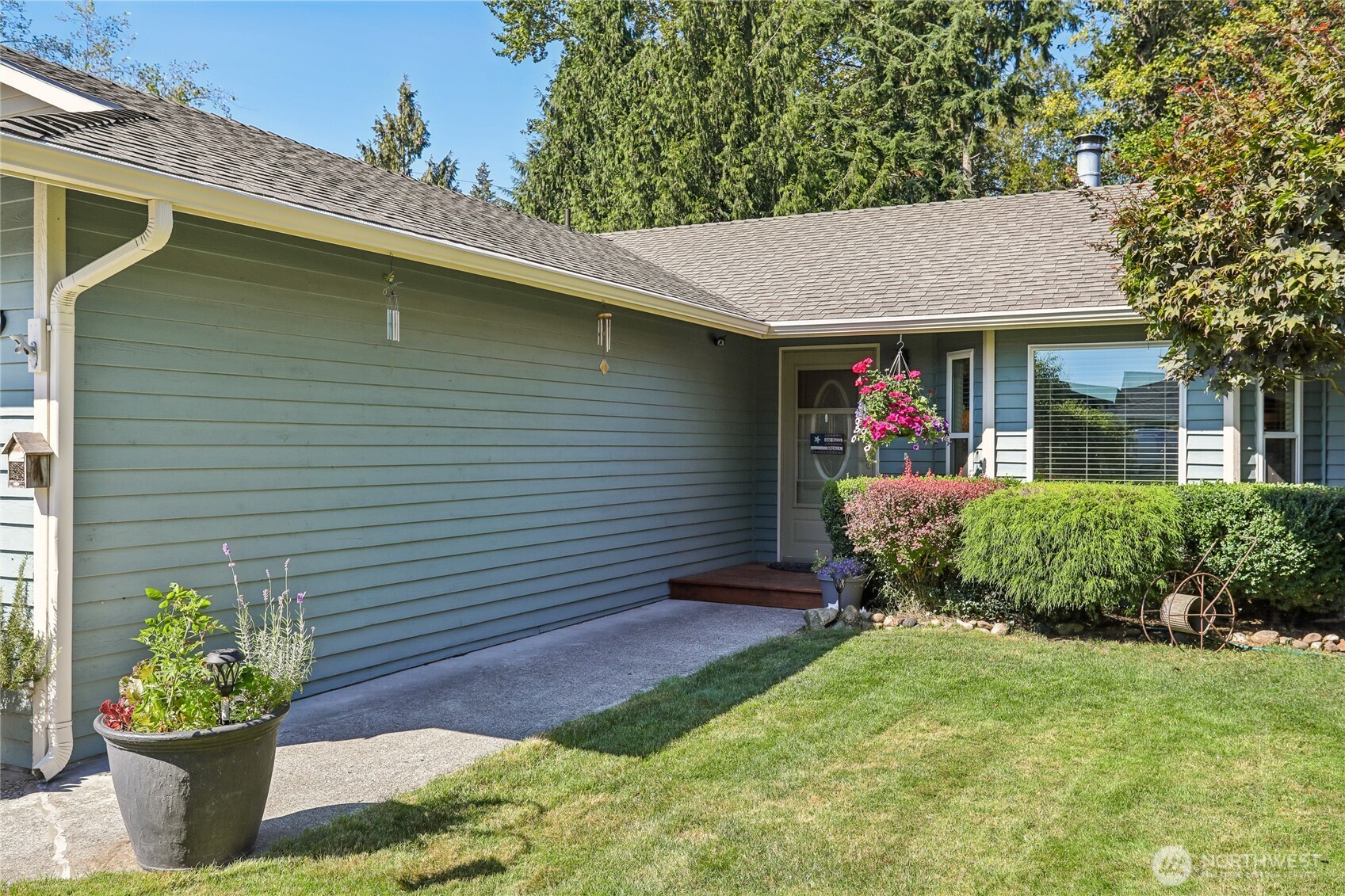 Photo of 9113 15th Place SE, Lake Stevens, WA 98258