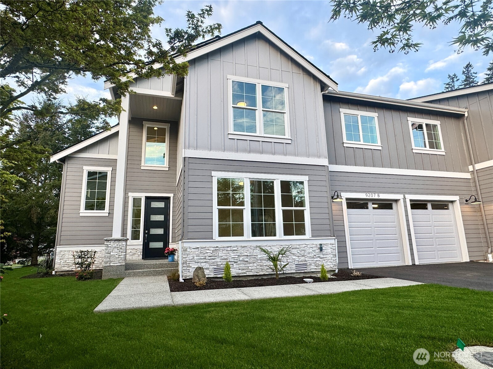 Photo of 9207 NE 175th Street, Bothell, WA 98011